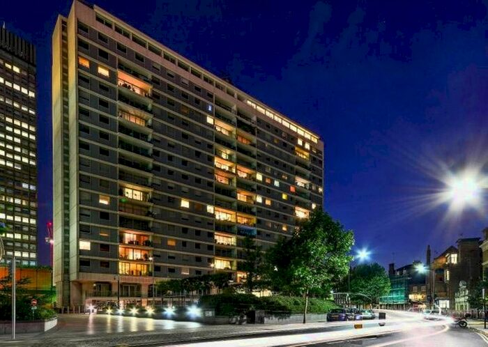 2 Bedroom Maisonette To Rent In Palace Street, Westminster, London, SW1E