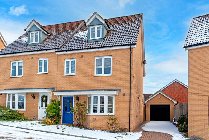 3 Bedroom Semi Detached House For Sale In Howland Close, Saffron Walden, Essex, CB10