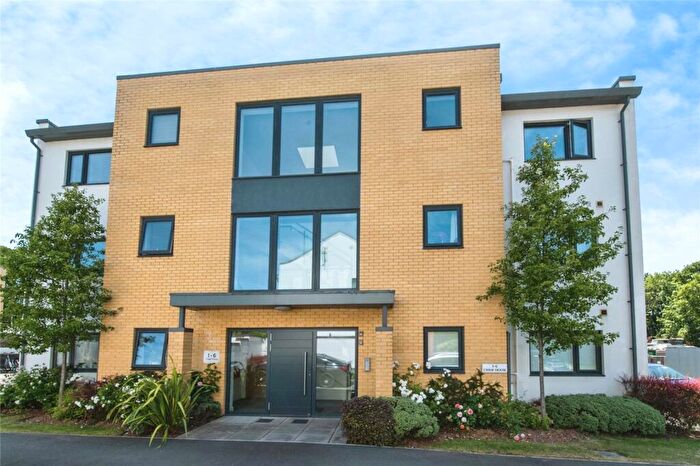 2 Bedroom Flat For Sale In The Retreat Drive, Topsham, Exeter, Devon, EX3