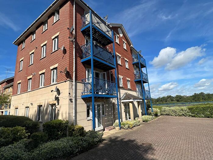 2 Bedroom Apartment To Rent In Applecross Close, Rochester, ME1