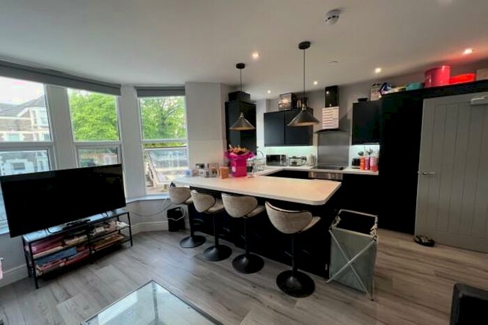 2 Bedroom Flat To Rent In Richmond Road Cardiff, CF24
