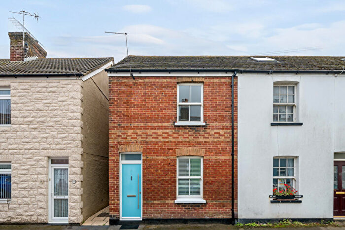 3 Bedroom End Of Terrace House For Sale In Stanley Road, Poole, BH15