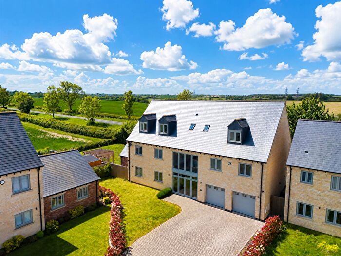 5 Bedroom Detached House For Sale In Coles Close, Little Harrowden, NN9