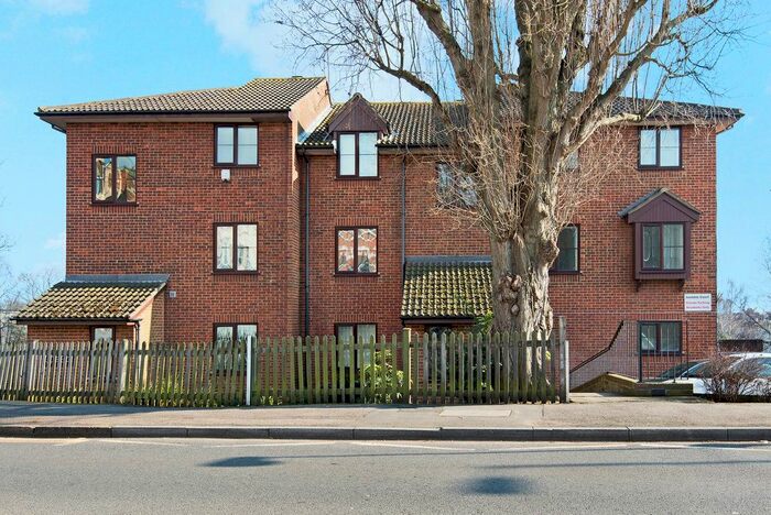 1 Bedroom Flat To Rent In Jasmine Court, SW19