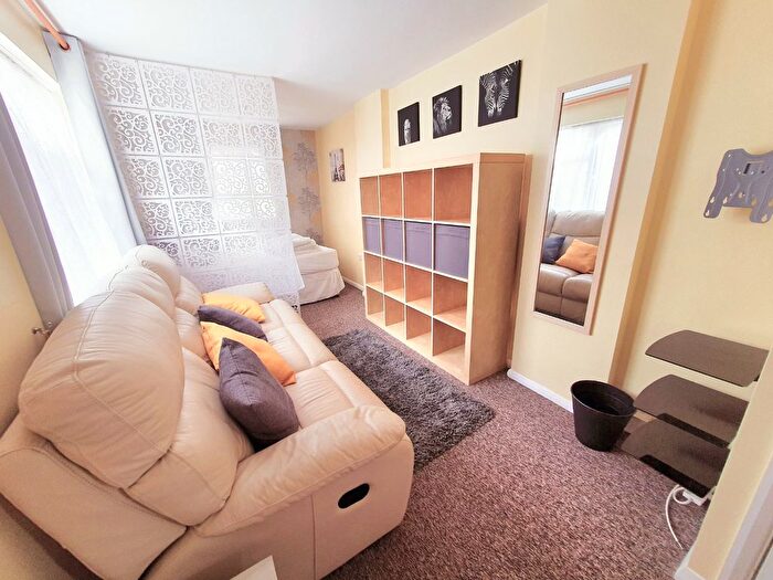 Studio To Rent In Fairlea Road, Emsworth, Hampshire, PO10