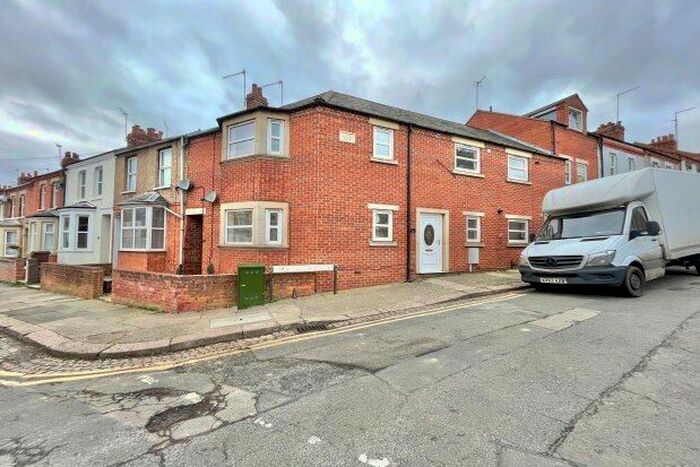 2 Bedroom Flat To Rent In Edinburgh Road, Northampton, NN2