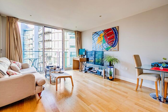 1 Bedroom Apartment To Rent In Queenstown Road, London, SW11