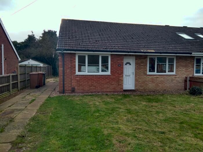 3 Bedroom Semi-Detached Bungalow To Rent In Sadler Road, Norwich NR6