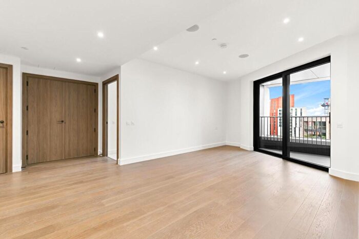 3 Bedroom Property To Rent In One Linear Place, Nine Elms, SW11