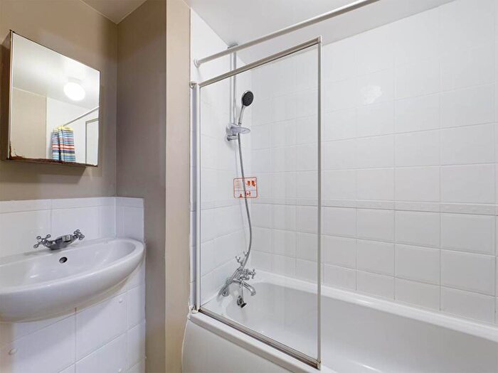 1 Bedroom Flat To Rent In Heath Court, New Eltham, London, SE9