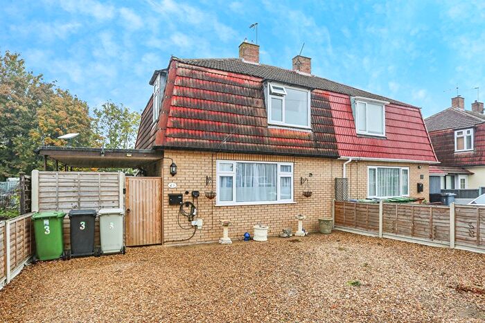 2 Bedroom Semi-detached House For Sale In Burley Crescent, Oakham, LE15