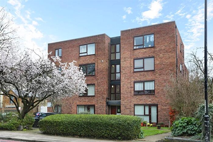 1 Bedroom Flat For Sale In Upper Richmond Road, London, SW15