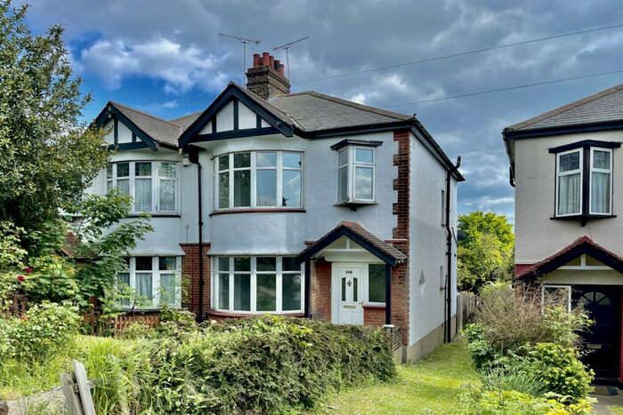 3 Bedroom House To Rent In Priory Crescent, SS2