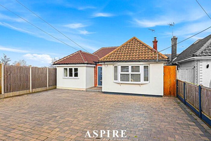 4 Bedroom Detached Bungalow For Sale In Philbrick Crescent, Rayleigh, SS6
