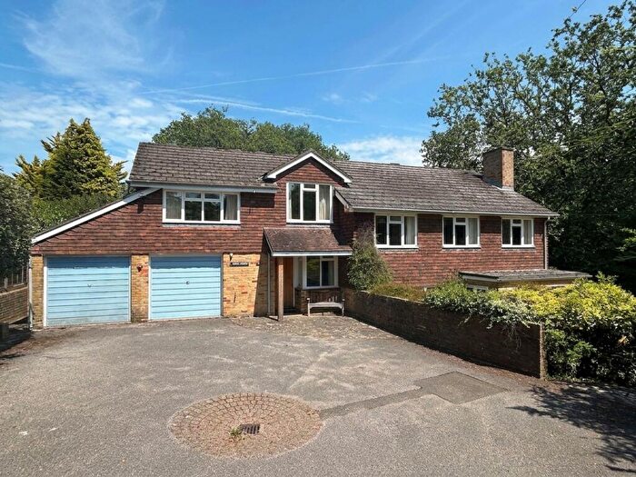 5 Bedroom Detached House For Sale In Lynch Road, Farnham, GU9