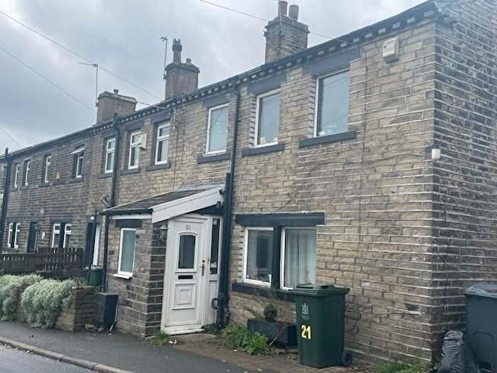2 Bedroom Cottage To Rent In Yews Green, Clayton, Bradford, BD14