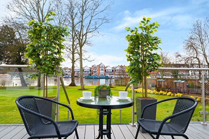 2 Bedroom Flat To Rent In Lansborough, Thamesfield Village, Henley-On-Thames, RG9