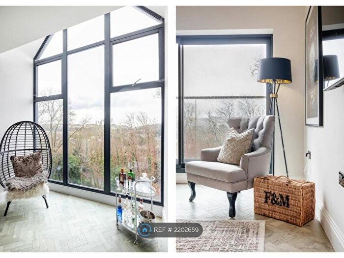 2 Bedroom Flat To Rent In The Gardens, Caterham, CR3