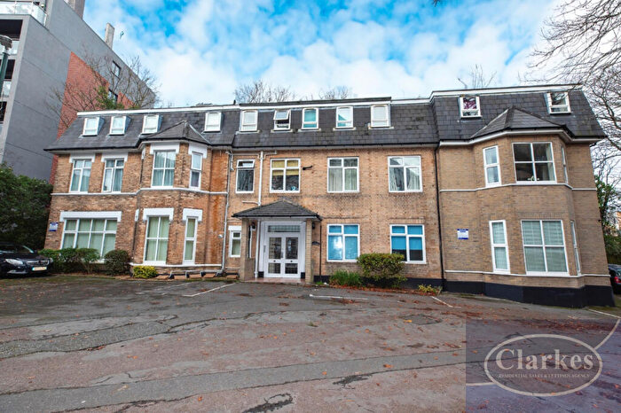 2 Bedroom Flat For Sale In Wootton Heights, Bournemouth, Dorset, BH1
