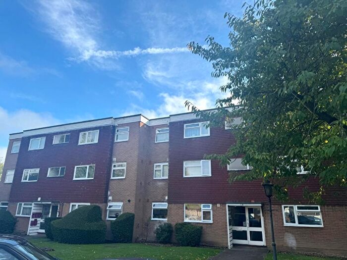 2 Bedroom Flat To Rent In Tithe Court, Slough, SL3