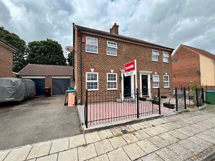 3 Bedroom Semi-detached House To Rent In Horton Close, Fairford Leys, HP19