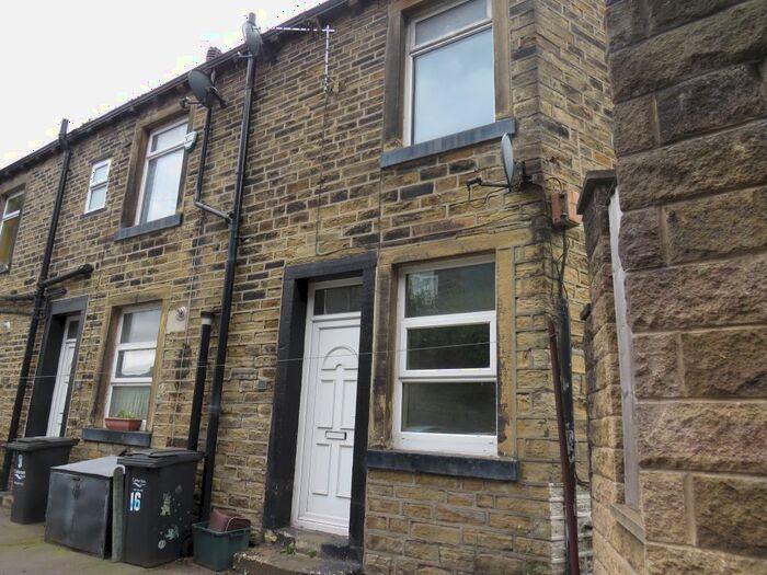 3 Bedroom Property To Rent In Gratrix Lane, Sowerby Bridge, HX6