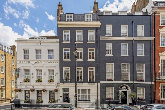 1 Bedroom Flat To Rent In Hill Street, London, W1J