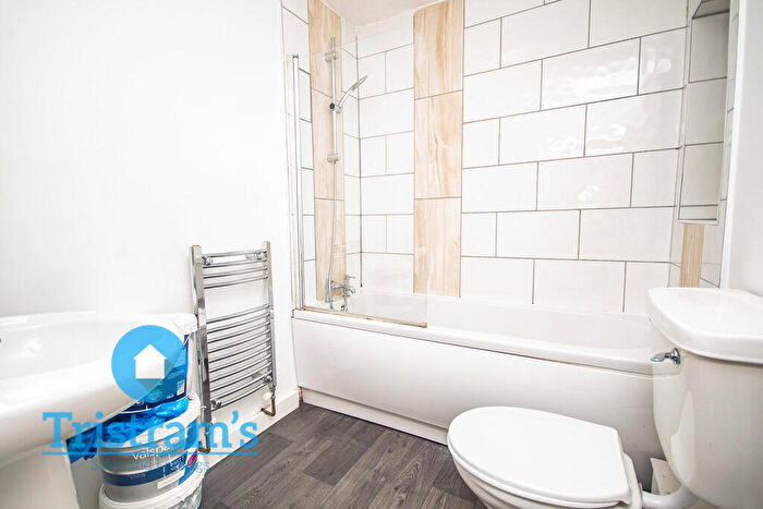 5 Bedroom Flat To Rent In Leengate, Lenton, NG7