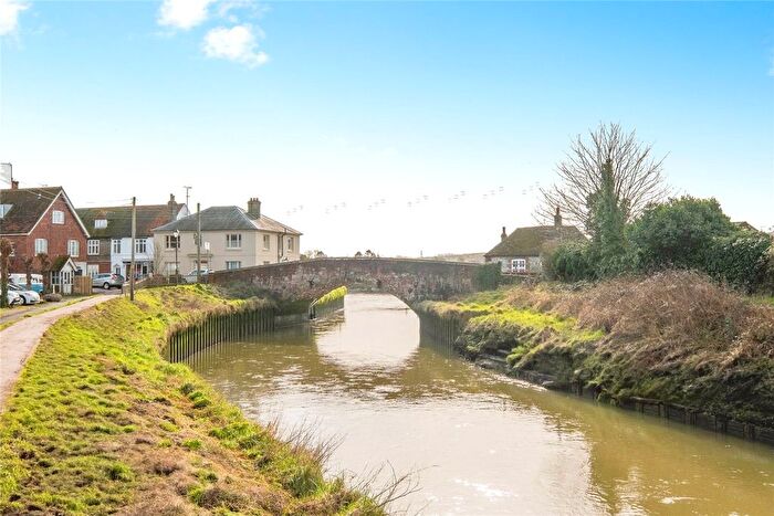 2 Bedroom Bungalow For Sale In Riverside Park, Upper Beeding, West Sussex, BN44