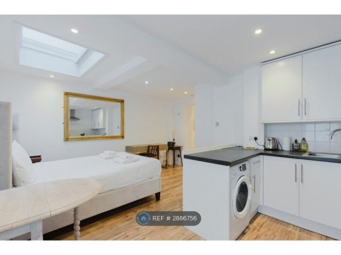 Studio To Rent In New Kings Road, London, SW6