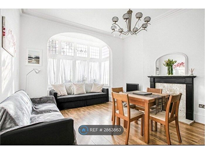 2 Bedroom Flat To Rent In Conyers Road, London, SW16