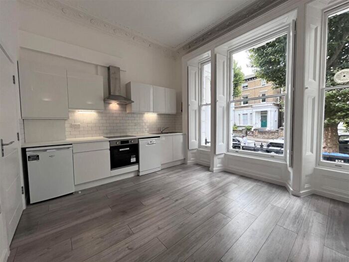 Flat To Rent In Brondesbury Villas, Queens Park, NW6