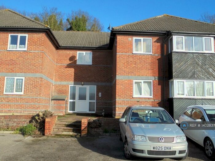 1 Bedroom Flat To Rent In Constitition Road, Chatham, ME5