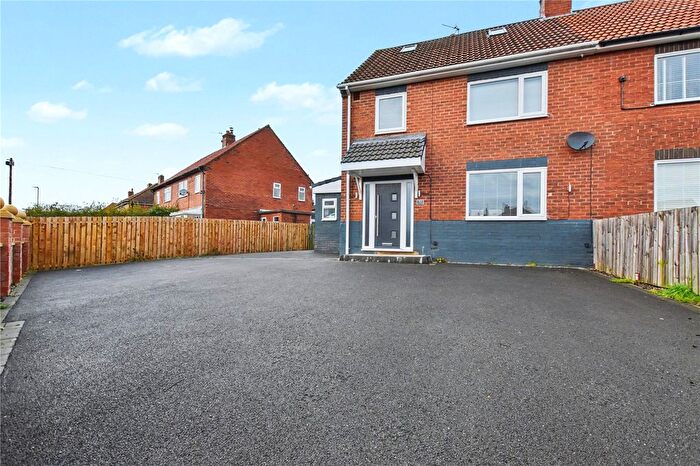 4 Bedroom Semi Detached House For Sale In Fairleigh Road, Tingley, Wakefield, West Yorkshire, WF3