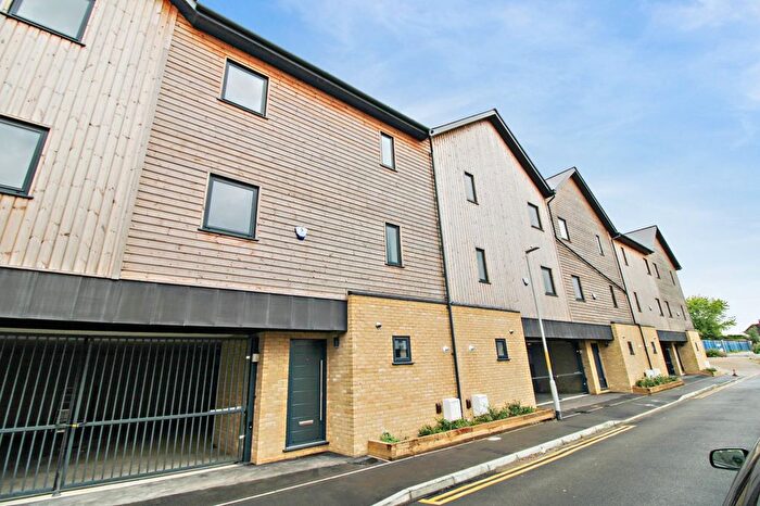 2 Bedroom Town House To Rent In Alfred Road, Gravesend, Kent, DA11