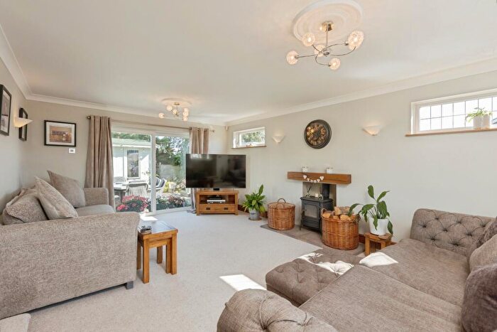4 Bedroom Detached House For Sale In Dahlia Drive, Swanley, BR8