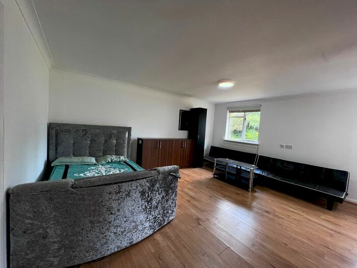 1 Bedroom Studio To Rent In Milton Park, Egham, Surrey, TW20