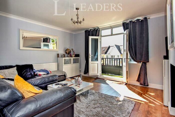 2 Bedroom Apartment To Rent In Meteor Road, Westcliff-on-Sea, SS0