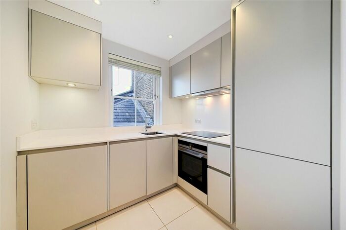 2 Bedroom Flat To Rent In Cadogan Square, Knightsbridge, London, SW1X