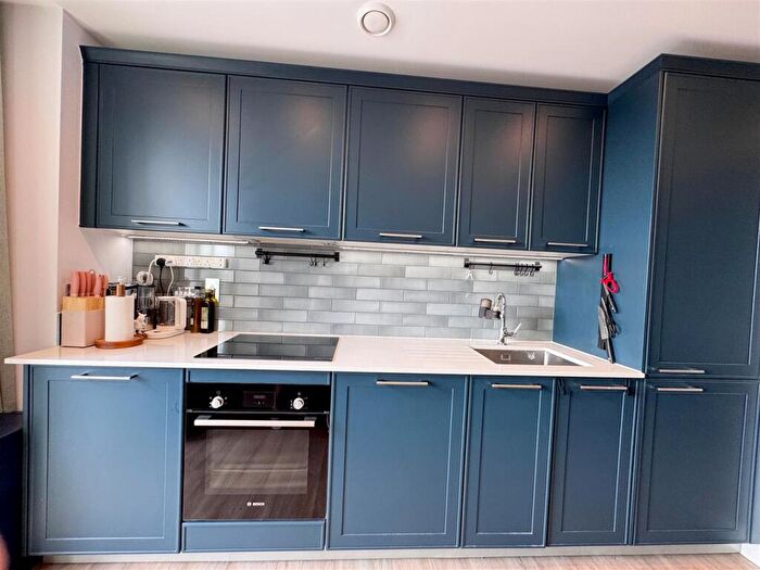 3 Bedroom Apartment For Sale In Palmer Street, Reading, RG1
