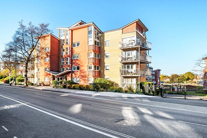 2 Bedroom Flat To Rent In Regatta House, Twickenham Road, Teddington, TW11