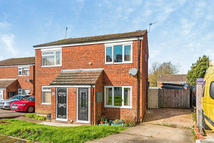 2 Bedroom Semi-Detached House For Sale In Icomb Close, Swindon, Wiltshire, SN5