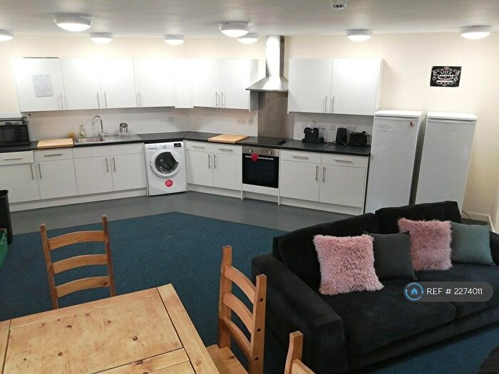 5 Bedroom Flat To Rent In Moss Yard, Leamington Spa, CV31