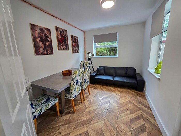 1 Bedroom Terraced House To Rent In Room In Bed Ensuite House - Sherwin Grove, NG7