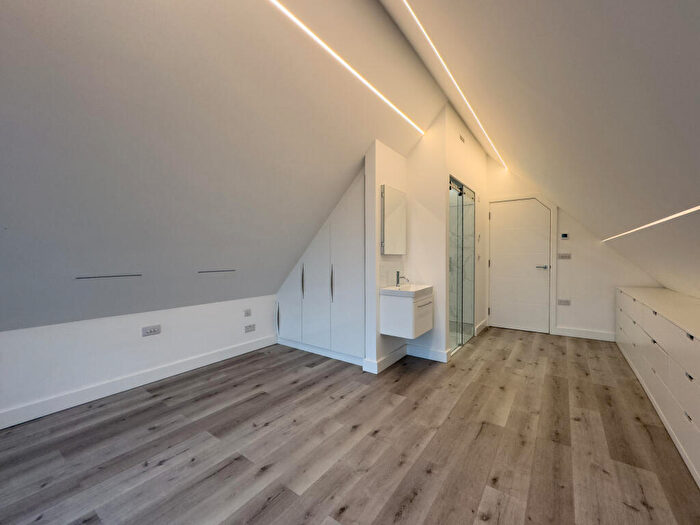 2 Bedroom Apartment To Rent In Flat, Fortess Road, London, NW5