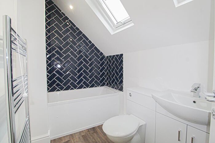 2 Bedroom Flat To Rent In Shirley Road, Roath, Cardiff, CF23