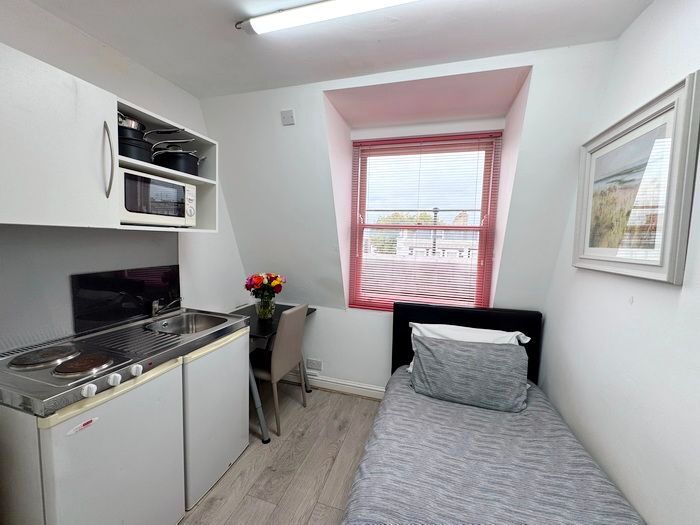 Studio To Rent In Cromwell Road, London, SW7