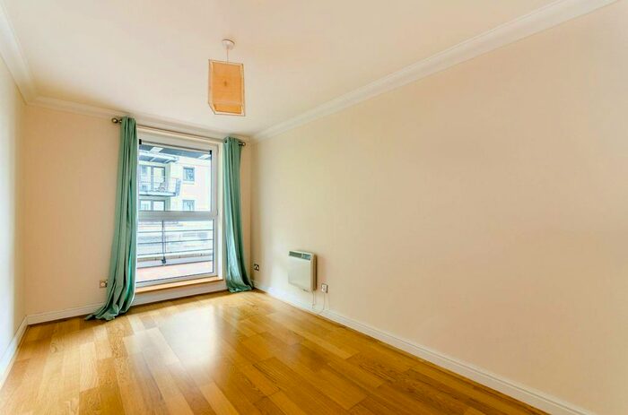 2 Bedroom Flat For Sale In Glaisher Street, Deptford, London, SE8