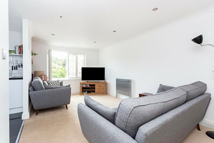 1 Bedroom Flat To Rent In Woodlands Court, SE23