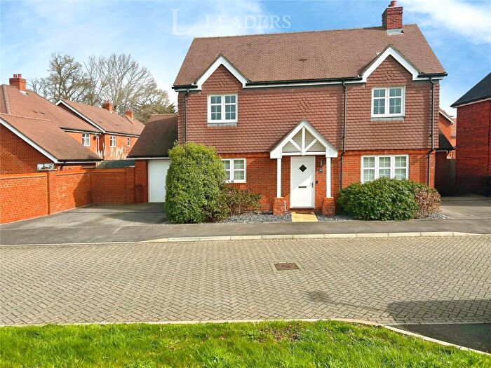 4 Bedroom Detached House For Sale In West Brook View, Emsworth, Hampshire, PO10
